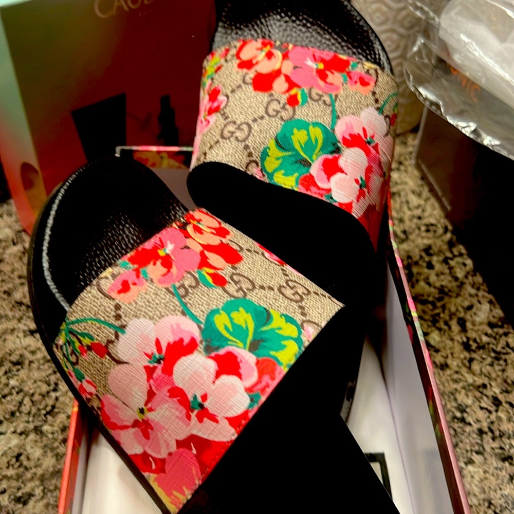 Gucci sliders 8 39uk size